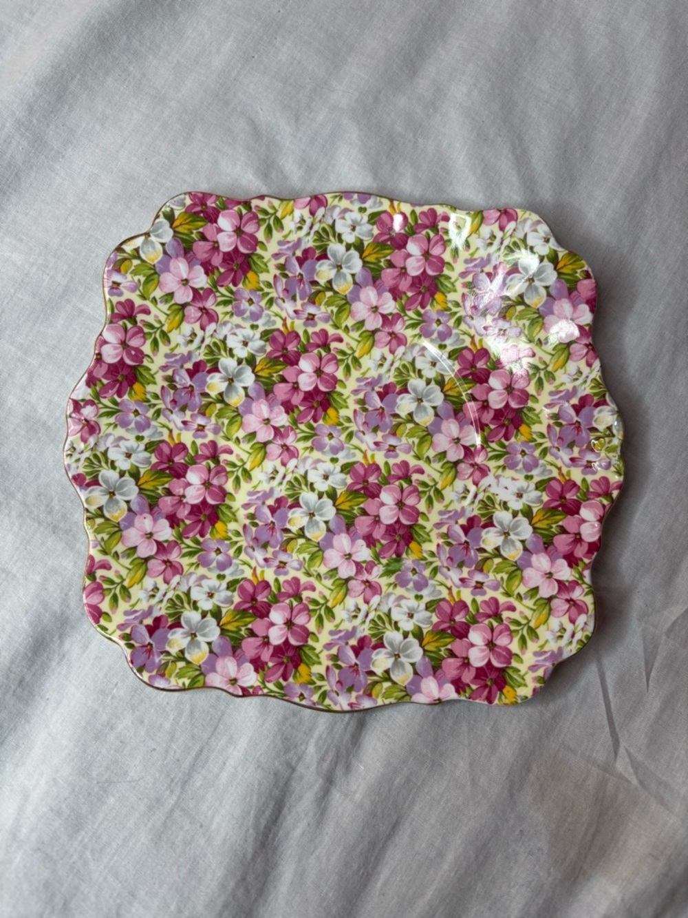 Royal Standard Virginia Stock 9” dessert plate square floral